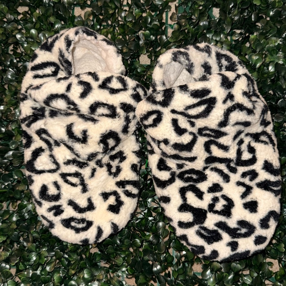 Cheetah Slippers 💕